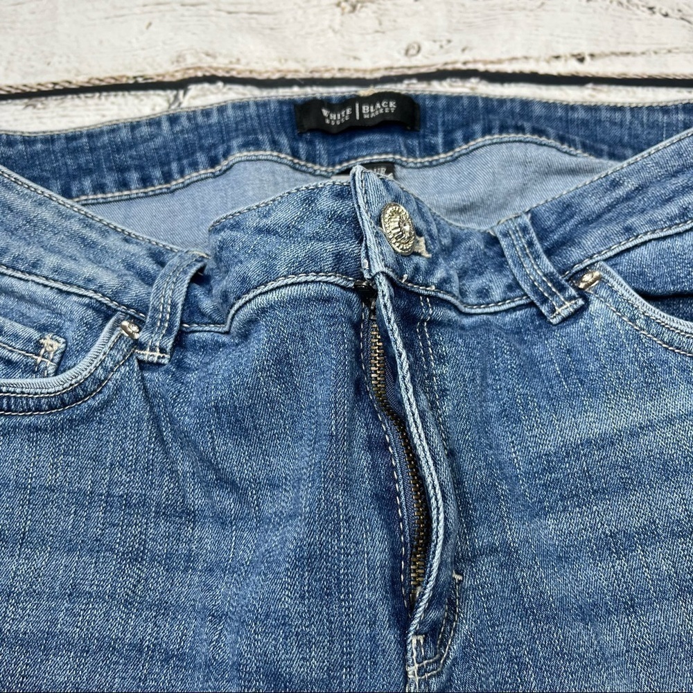 White House Black Market Skinny Flare Jeans Size 8S - Picture 3 of 9